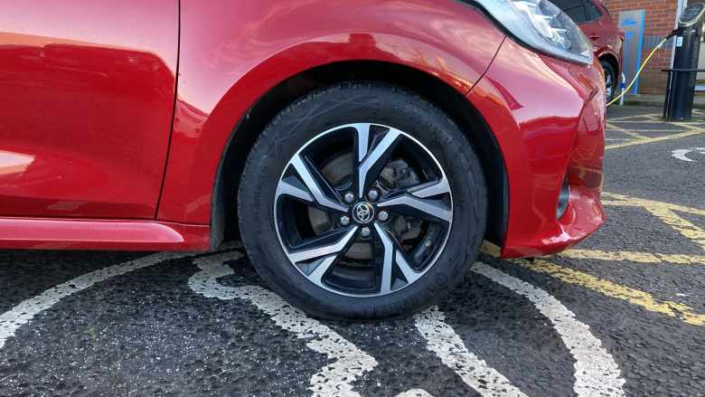 Toyota Yaris 1.5 Hybrid Design 5dr CVT Hybrid Hatchback